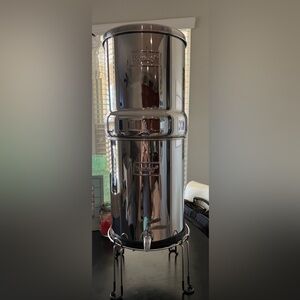 Royal Berkey System 3.25 Gallon WITH Large Berkey Base WITH Tru Steel Spigot